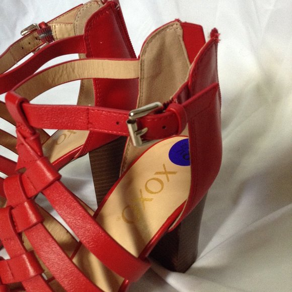 Ruby red cross up dsw shoe - Picture 2 of 7